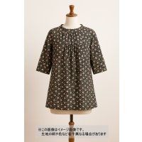 生地：綿100％小花プリント平織（ブラック）