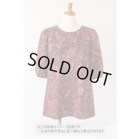 生地：ポリエステル100％ペイズリー柄プリント（赤系）