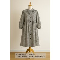 生地：ポリエステル100％二越ちりめん豆小花（白地×黒）