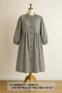 生地:ポリエステル100%二越ちりめん豆小花(白地×黒)