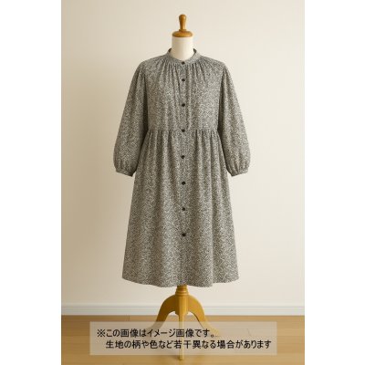 画像1: 生地:ポリエステル100%二越ちりめん豆小花(白地×黒)