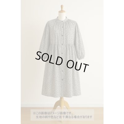 画像1: 生地：ポリエステル100％二越ちりめん豆小花（白地×黒）