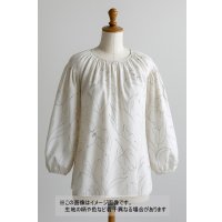 生地：綿60ローンシルクソフトプリント（白地×黒ライン）