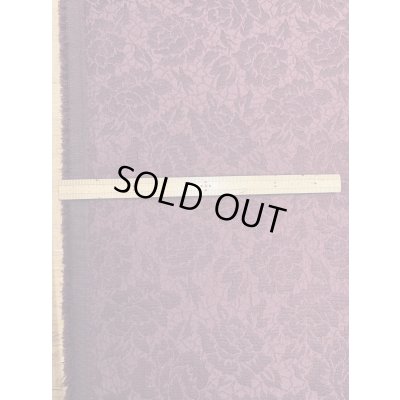 画像3: 生地：ポリエステル100％バラ柄ふくれジャガード（エンジ）