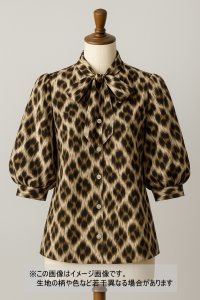 生地：ポリエステルレオパードプリント（ベージュ×ブラウン）