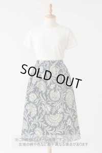 生地：ポリエステル100％オリエンタルプリント（紺／白・緑）