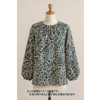 生地：ポリエステル100％プリント（白地×紺・緑）