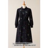 生地：ポリエステル100％小花柄プリント（黒）