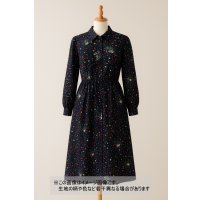 生地：ポリエステル100％小花柄プリント（黒）