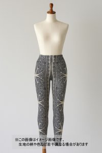 生地：ペイズリー柄ポリエステル2WAYニット（キナリ×青）