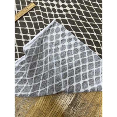 画像4: 生地：ポリエステルニット起毛タッチ（ベージュ×ブラウン）