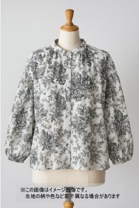 生地：綿100％花柄リアルプリント（白地×黒）