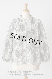 生地：綿100％花柄リアルプリント（白地×黒）