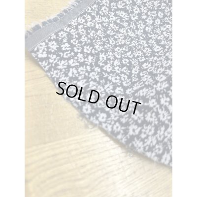 画像8: 生地：ポリエステル小花柄エンボスシャーリング（紺×白）