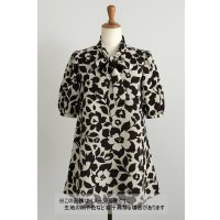 生地：ツートンカラーフラワープリント生地（薄ベージュ×こげ茶）