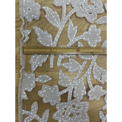 画像2: 生地：オーガンジー花柄刺繍レース（ベージュ）