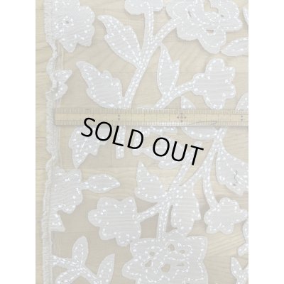 画像2: 生地：オーガンジー花柄刺繍レース（ベージュ）