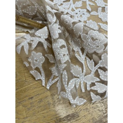 画像5: 生地：オーガンジー花柄刺繍レース（ベージュ）