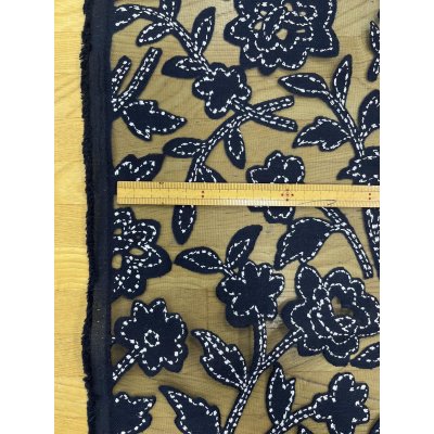 画像2: 生地：オーガンジー花柄刺繍レース（ネイビー）