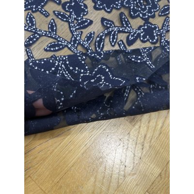 画像4: 生地：オーガンジー花柄刺繍レース（ネイビー）