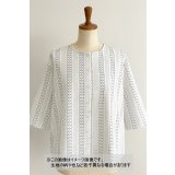 生地：綿プリント ストライプドット（白×濃紺）