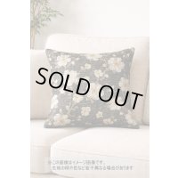 生地：ポリエステル100％ フローラルジャカード（ブラック／ゴールド）