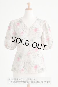生地：ポリエステル100％ フローラルプリント（ヴィンテージクリーム）