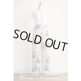 生地：ポリエステル100％ パリ風景柄プリント（白×黒）