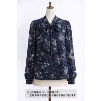 生地：ニュービーナス糸ポリエステルデシン花柄（紺／白）