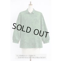 生地：ジーナ糸ポリエステルデシン花柄（緑／黒）