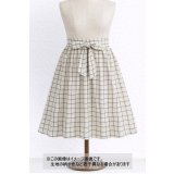 生地：ポリエステルデシン／格子プリント（ベージュ×黒）