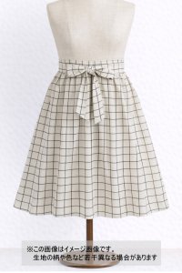 生地：ポリエステルデシン／格子プリント（ベージュ×黒）