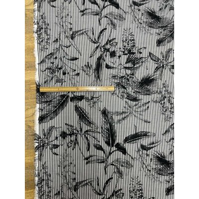 画像2: 生地：綿100％／70ローン 先染めストライプ 花柄プリント（紺×白）