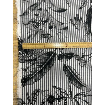 画像3: 生地：綿100％／70ローン 先染めストライプ 花柄プリント（紺×白）