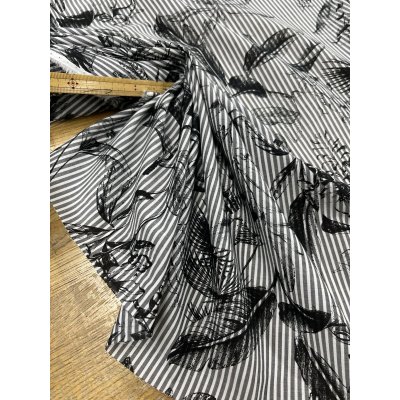 画像7: 生地：綿100％／70ローン 先染めストライプ 花柄プリント（紺×白）