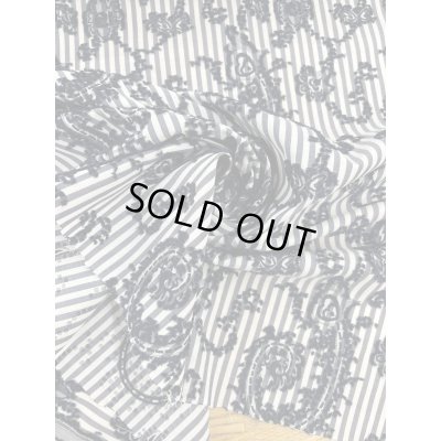 画像8: 生地：綿ポリエステル混 ストライプ刺繍カットジャガード（グレー）