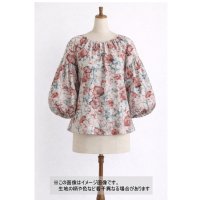 生地：綿100％ジャガード フラワープリント（キナリ×赤×緑）