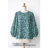 生地：ポリ100％フェミニッシュサテン（グリーンミックス）