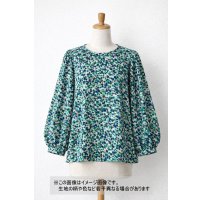 生地：ポリ100％フェミニッシュサテン（グリーンミックス）