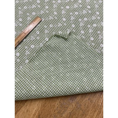 画像4: 生地：綿100％小花柄刺繍風プリント ギンガムチェック（グリーン）