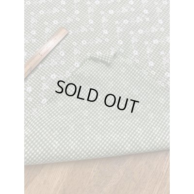 画像4: 生地：綿100％小花柄刺繍風プリント ギンガムチェック（グリーン）