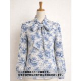 生地：綿100％ 薄手ローン花柄（ホワイト×ブルー）