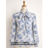 生地：綿100％ 薄手ローン花柄（ホワイト×ブルー）