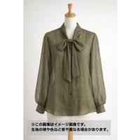 生地：リネンライクシアーブラウス地（カーキ）