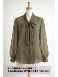 生地：リネンライクシアーブラウス地（カーキ）
