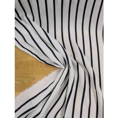 画像6: 生地：ポリエステルデシン ストライプ（オフ白×黒）