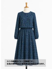 生地：ポリエステル100％ツイード風プリントジョーゼット（ブルー系）