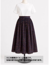 生地：ポリエステル100％手描き風格子プリント デシン（ネイビー×オレンジ）