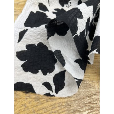 画像8: 生地：綿100％ 綿80ローンミラクルウェーブプリント（オフ白×ブラック）