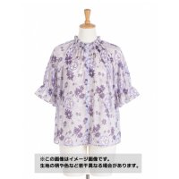 生地：ポリエステル シフォンプリント（ラベンダー系フラワー）